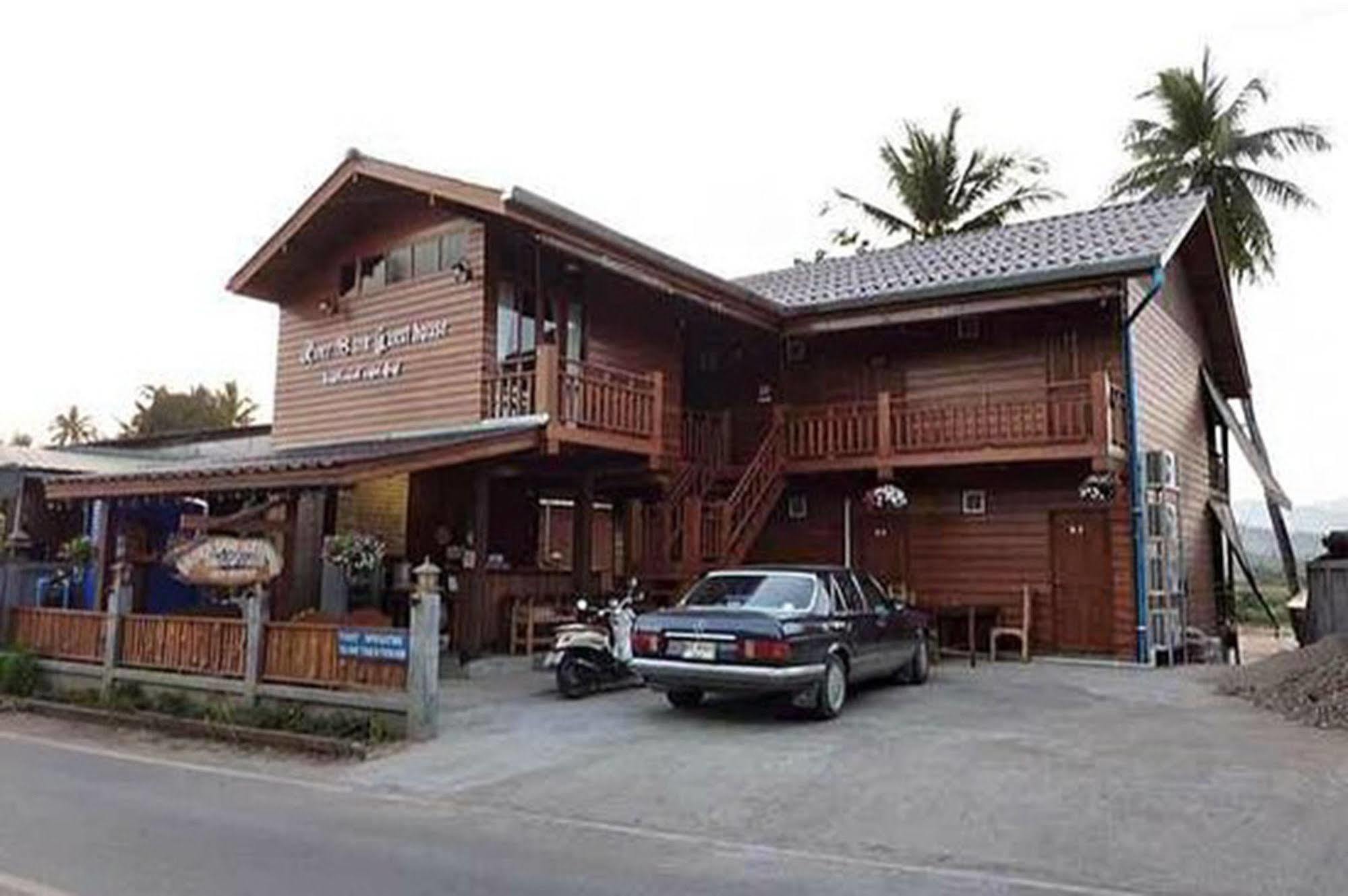River Bank Resort Mae Sariang Eksteriør billede