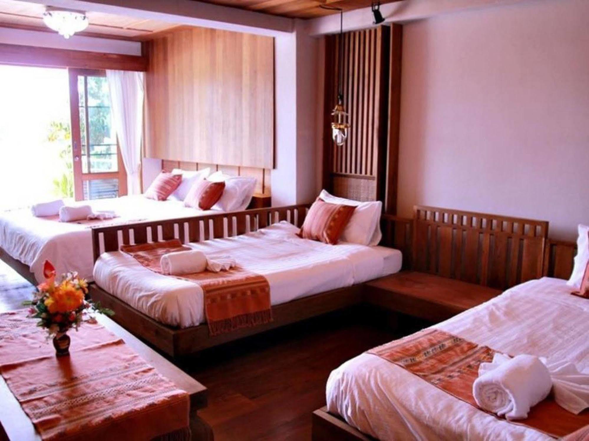 River Bank Resort Mae Sariang Eksteriør billede
