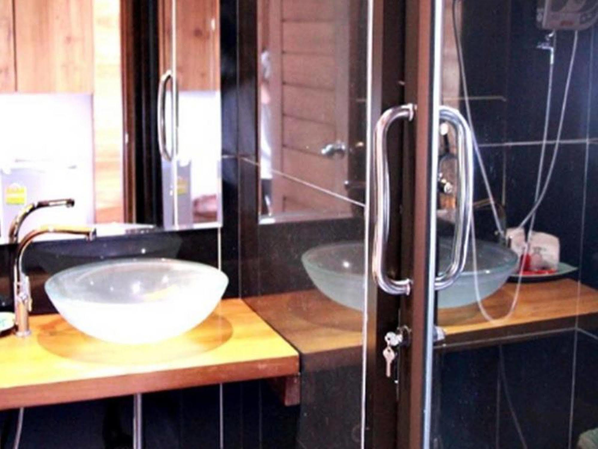 River Bank Resort Mae Sariang Eksteriør billede